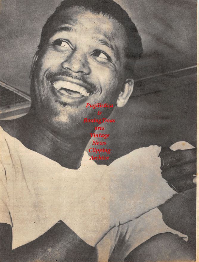 Boxing News Clipping #1379 - Sugar Ray Robinson, Dommy Ursua vs. Raul Macias, Larry Baker vs. Gaspar Ortega, Hogan Bassey vs. Cherif Hamia