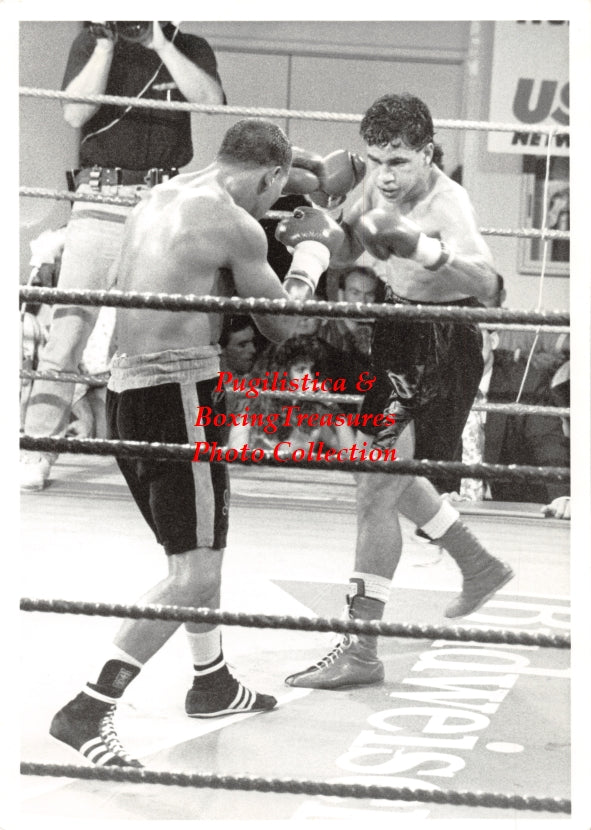 Boxing Photo #1163 - James Pipps vs. Ricky Alvarez - Mayfield, Ohio