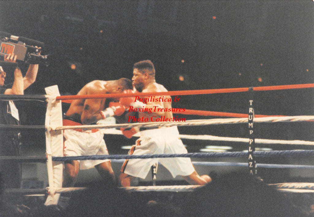 Boxing Photo #1345 - Larry Holmes vs. Ray Mercer 1992 Vintage Snapshot Photograph