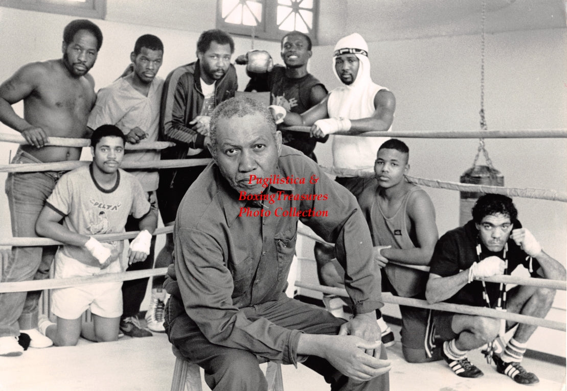 Boxing Photo #1389 - Arthur Moore, Chicago Trainer - Fuller Park Gym - Vintage 1987 Press Photograph