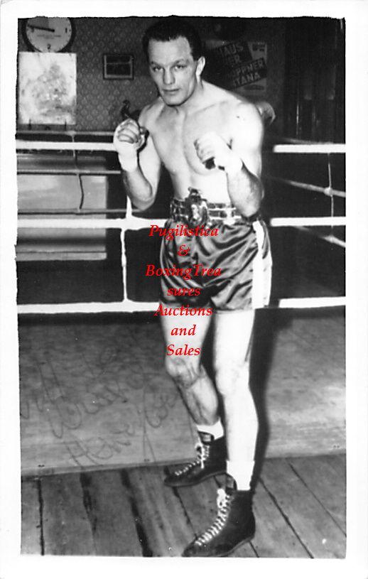 Boxing Photo #686 - Henry Cooper