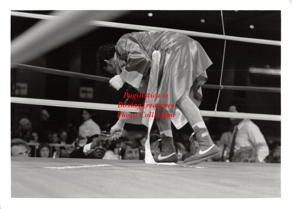 Boxing Photo #797 - Gilbert Davila and Sugar Ray Leonard