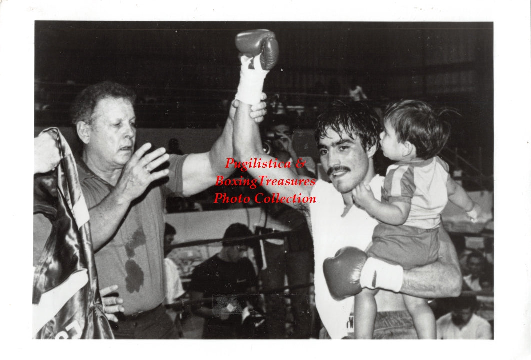 Boxing Photo #820 - Louie Espinoza beats Felipe Olivar