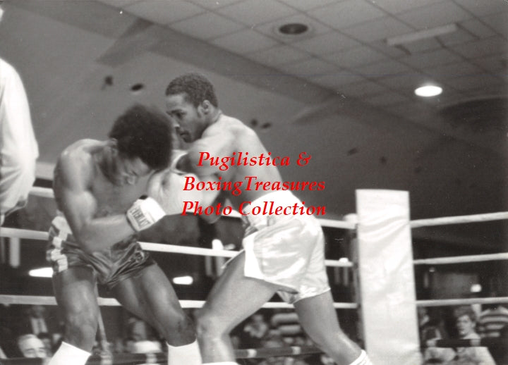 Boxing Photo #822 - Richard Burton vs. Calvin Taylor