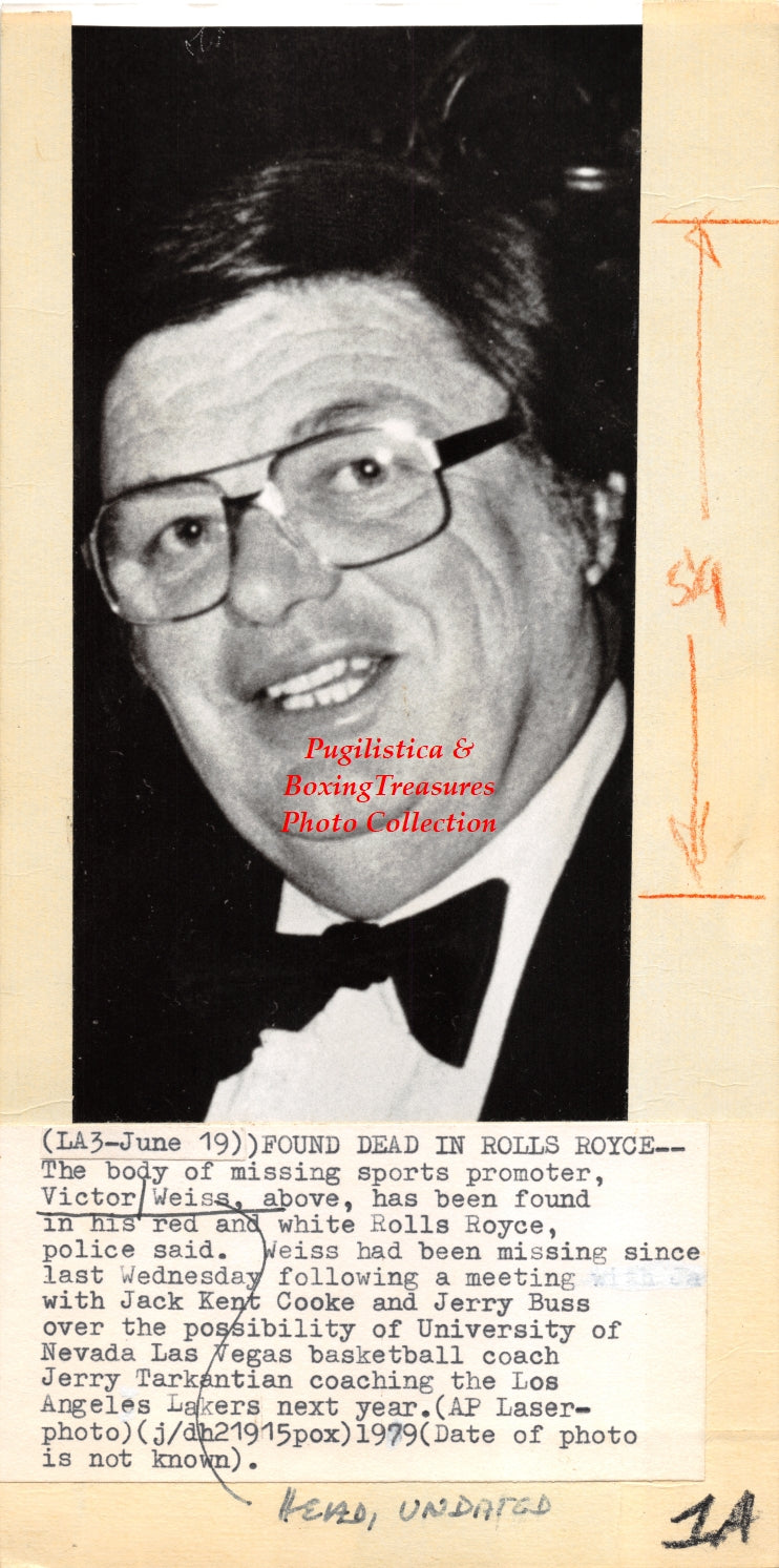 Boxing Photo #889 - Victor Weiss