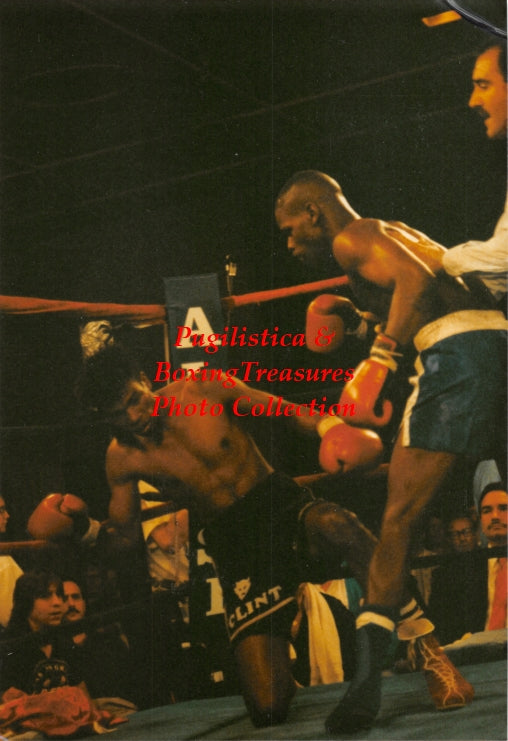 Boxing Photo #899 - Derrick Wilson vs. Clinton Mack