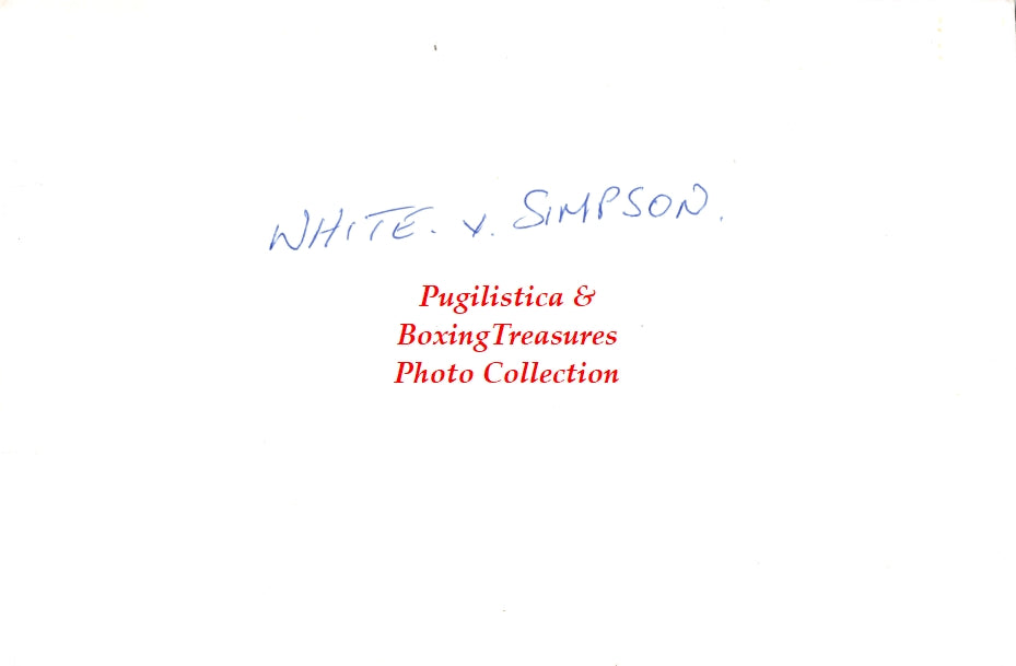 Boxing Photo #973 - Derek Simpson vs. Liam White