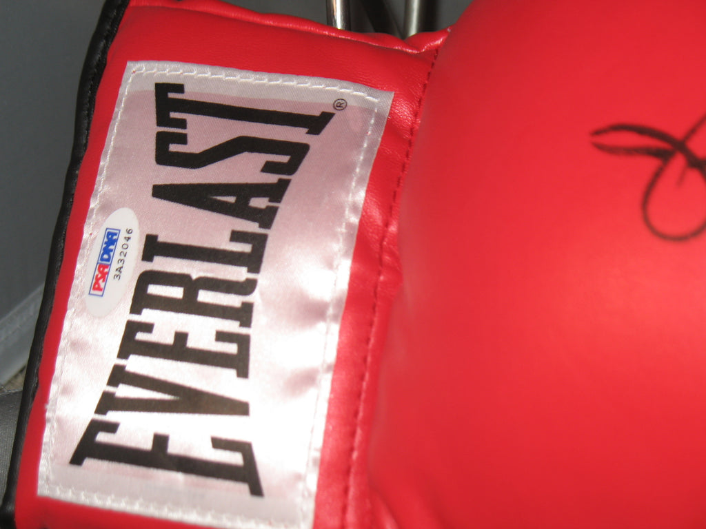 James "Buster" Douglas Signed / Autographed Everlast Boxing Glove PSA/DNA - Heavyweight Champion