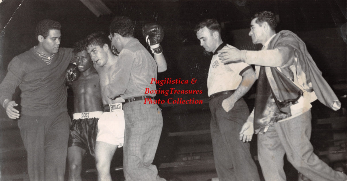 Boxing Photo #904 - c. 1940's Vintage In Ring Shot "Cheer The Winner"