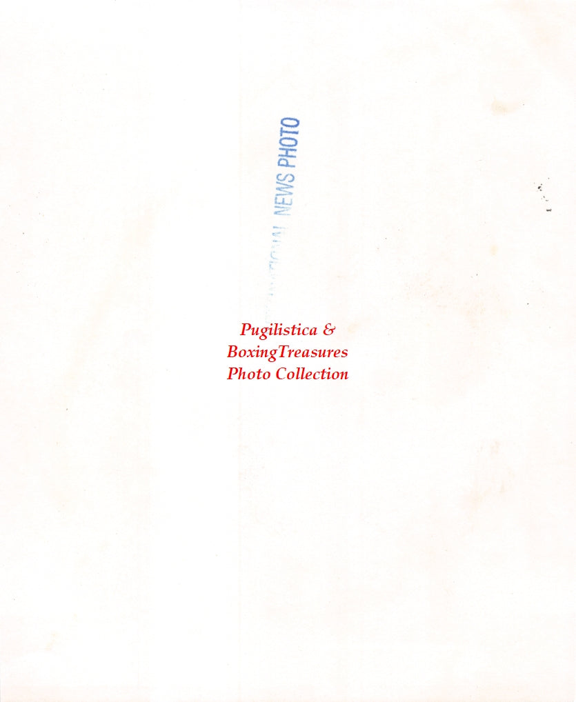 Boxing Photo #1413 - Unidentified c. 1950 Knockdown Action Shot - Vintage Press Photograph