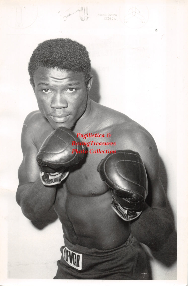 Boxing Photo #1449 - Emile Griffith - Vintage 1964 Press Photograph