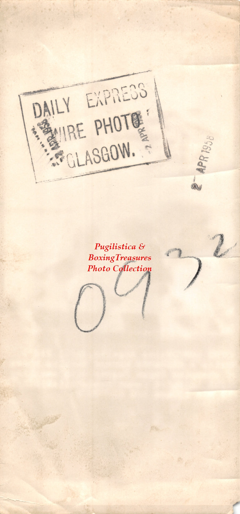 Boxing Photo #915 - Hogan Kid Bassey vs. Ricardo Moreno