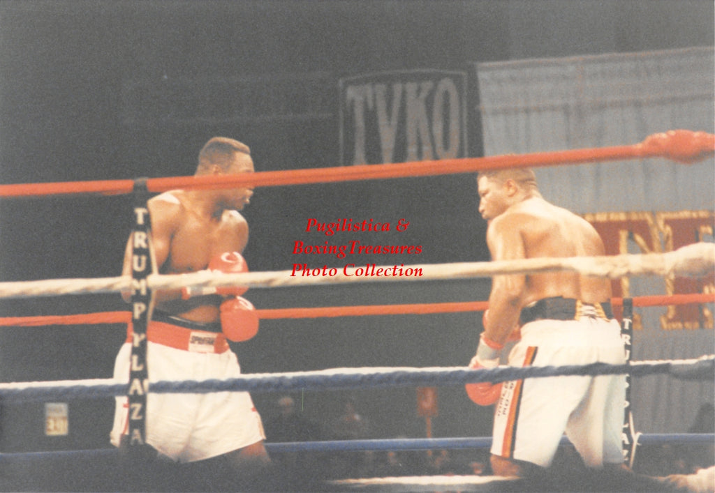 Boxing Photo #1306 - Larry Holmes vs. Ray Mercer 1992 Vintage Snapshot Photograph