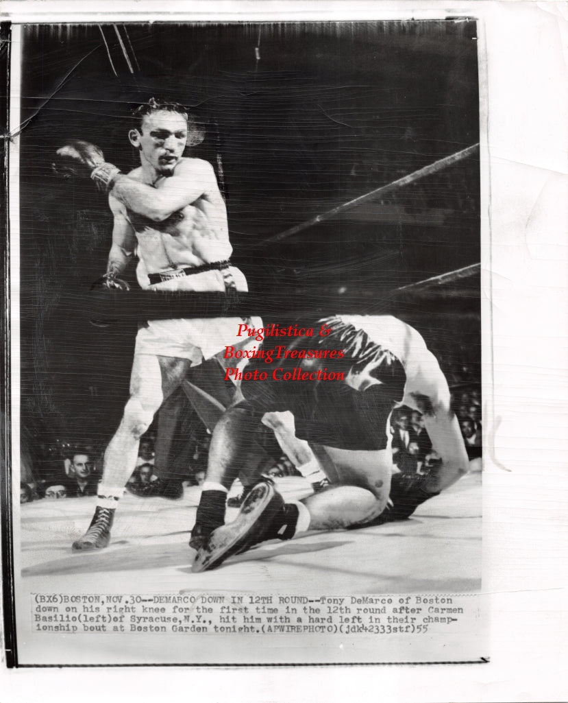 Boxing Photo #1412 - Carmen Basilio vs. Tony DeMarco - Vintage 1955 Wire Photograph