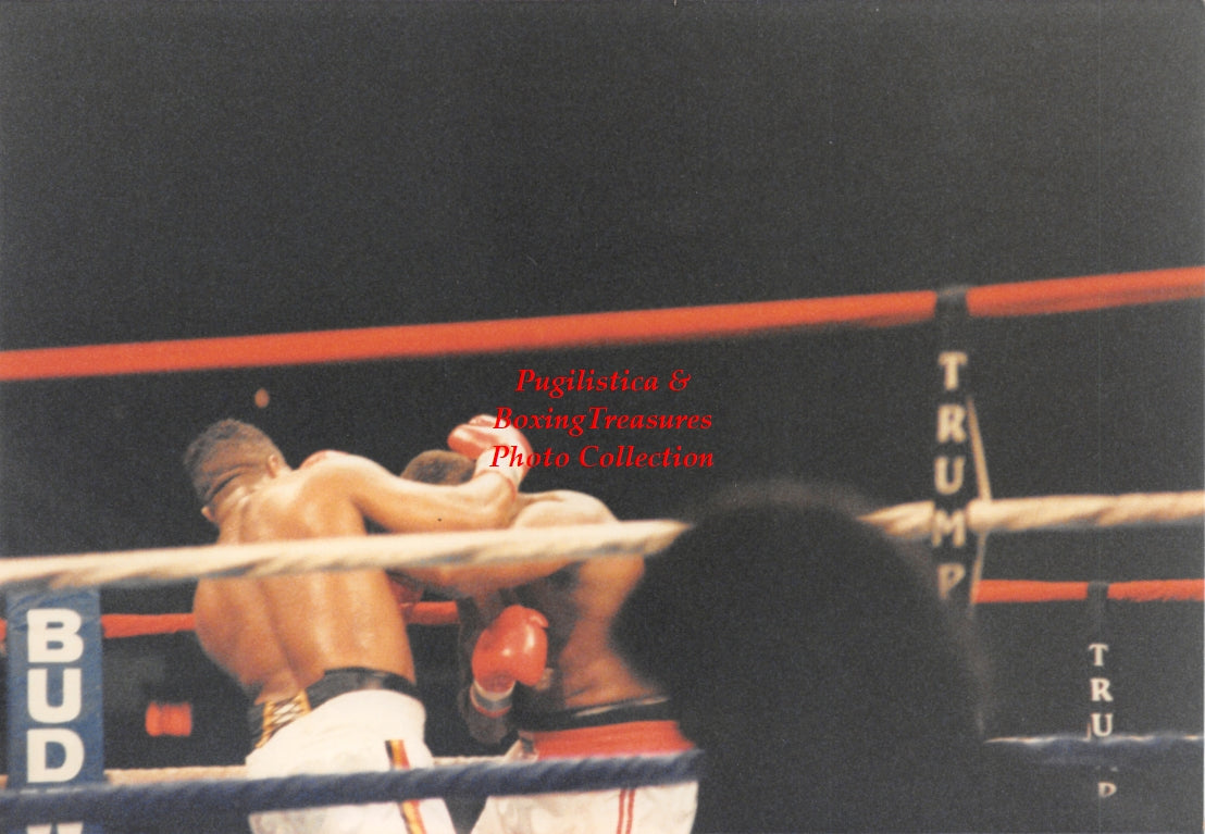Boxing Photo #1312 - Larry Holmes vs. Ray Mercer 1992 Vintage Snapshot Photograph