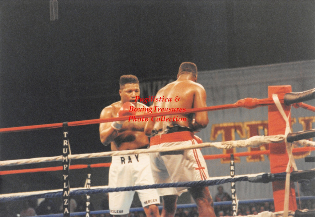 Boxing Photo #1342 - Larry Holmes vs. Ray Mercer 1992 Vintage Snapshot Photograph