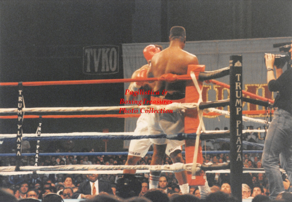 Boxing Photo #1332 - Larry Holmes vs. Ray Mercer 1992 Vintage Snapshot Photograph