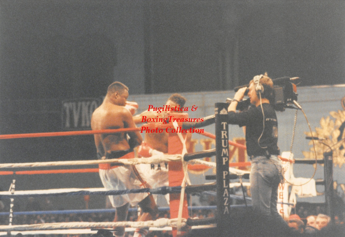 Boxing Photo #1328 - Larry Holmes vs. Ray Mercer 1992 Vintage Snapshot Photograph