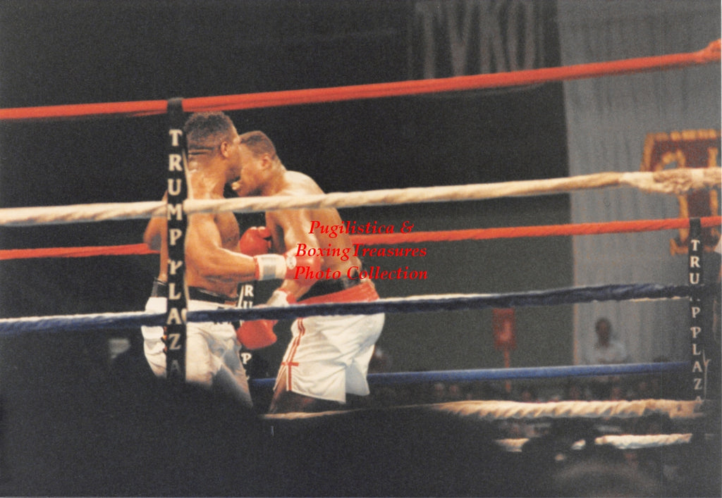 Boxing Photo #1326 - Larry Holmes vs. Ray Mercer 1992 Vintage Snapshot Photograph