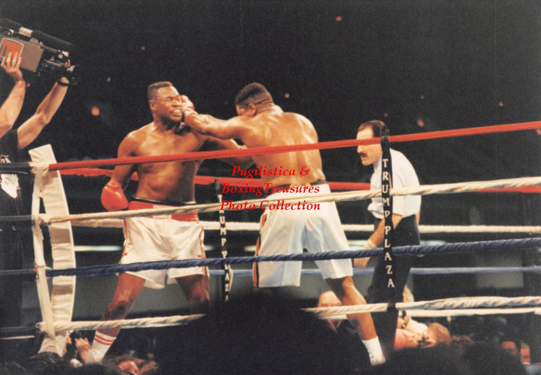 Boxing Photo #1330 - Larry Holmes vs. Ray Mercer 1992 Vintage Snapshot Photograph