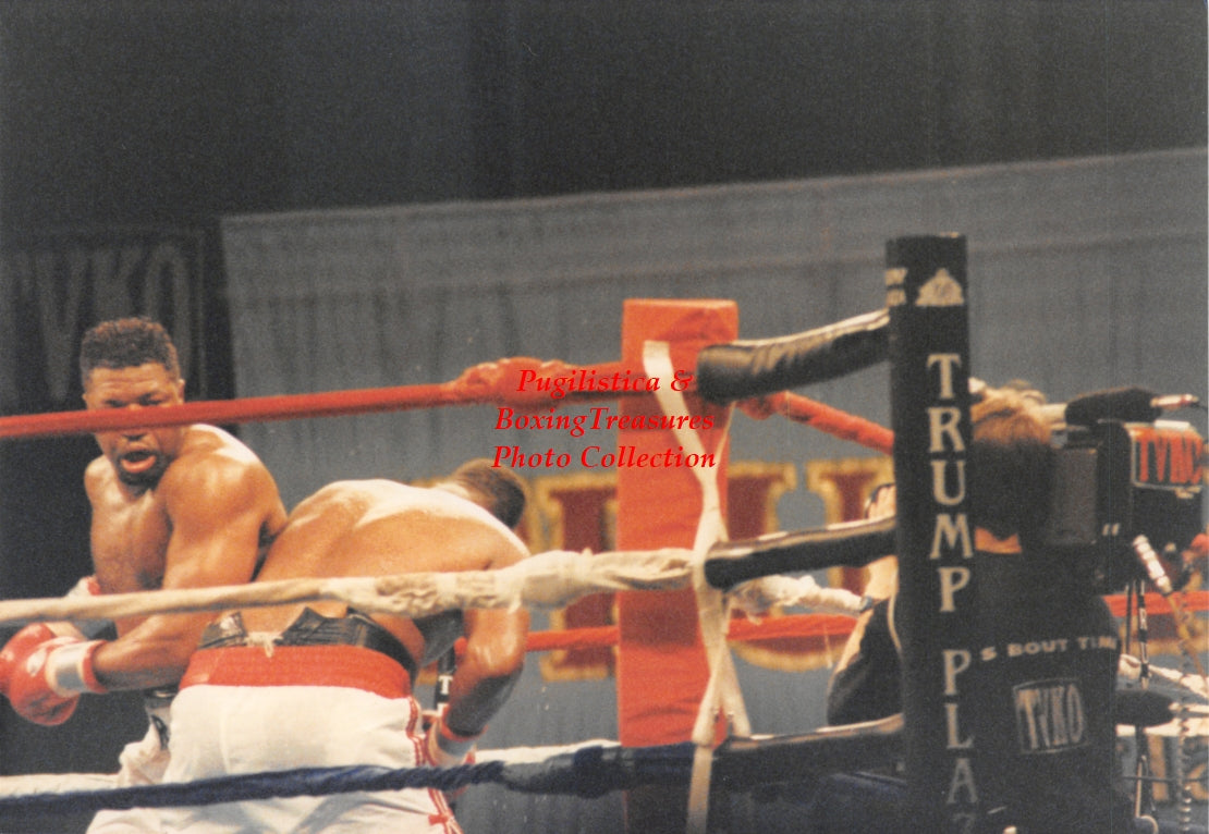 Boxing Photo #1318 - Larry Holmes vs. Ray Mercer 1992 Vintage Snapshot Photograph