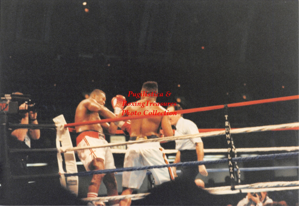 Boxing Photo #1336 - Larry Holmes vs. Ray Mercer 1992 Vintage Snapshot Photograph