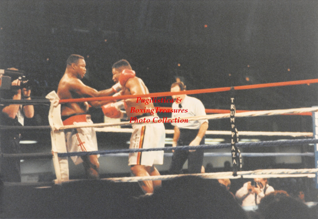 Boxing Photo #1337 - Larry Holmes vs. Ray Mercer 1992 Vintage Snapshot Photograph