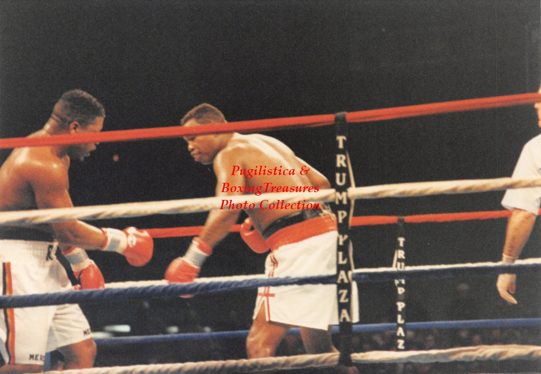 Boxing Photo #1319 - Larry Holmes vs. Ray Mercer 1992 Vintage Snapshot Photograph