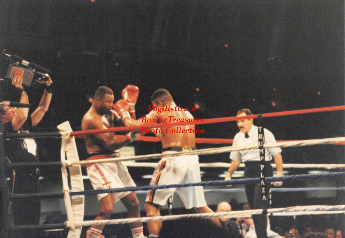 Boxing Photo #1335 - Larry Holmes vs. Ray Mercer 1992 Vintage Snapshot Photograph
