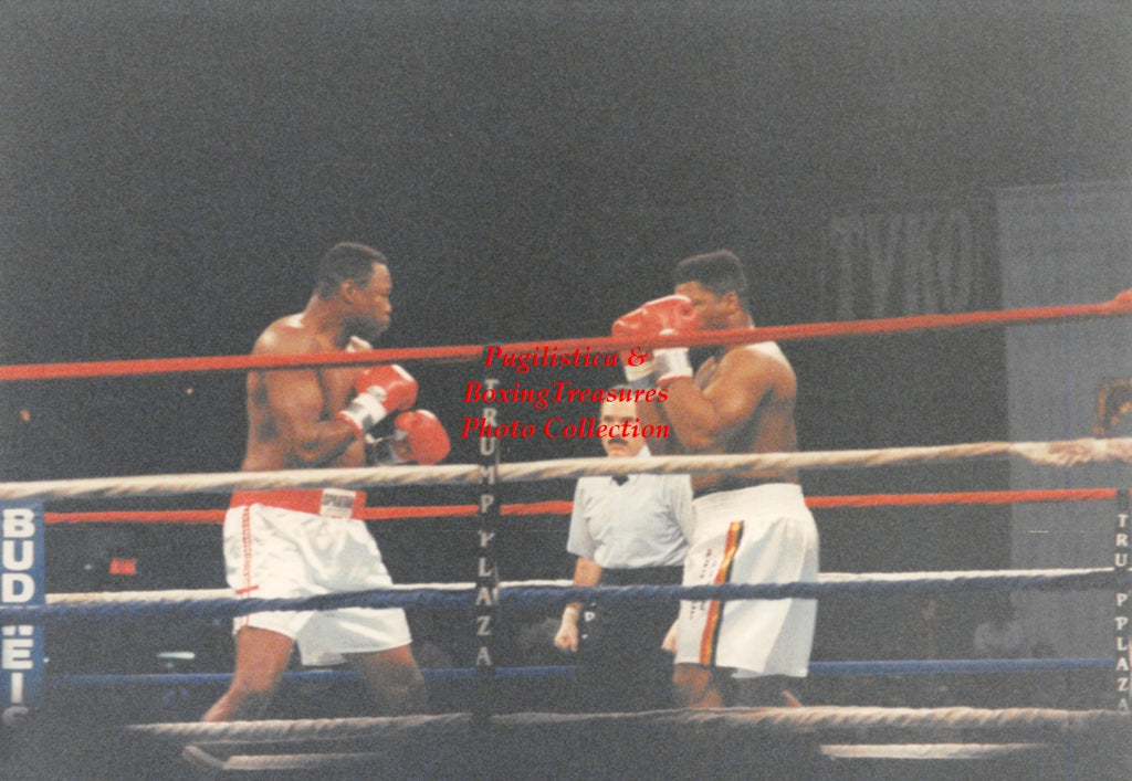 Boxing Photo #1371 - Larry Holmes vs. Ray Mercer 1992 Vintage Snapshot Photograph