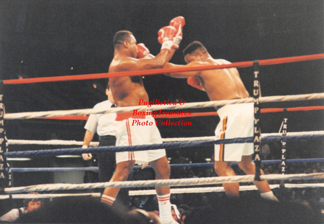 Boxing Photo #1350 - Larry Holmes vs. Ray Mercer 1992 Vintage Snapshot Photograph