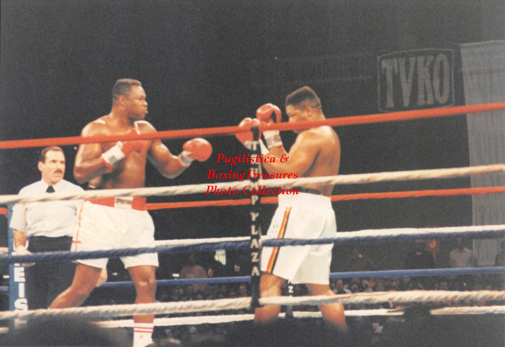 Boxing Photo #1353 - Larry Holmes vs. Ray Mercer 1992 Vintage Snapshot Photograph