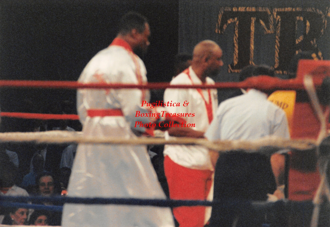 Boxing Photo #1375 - Larry Holmes vs. Ray Mercer 1992 Vintage Snapshot Photograph