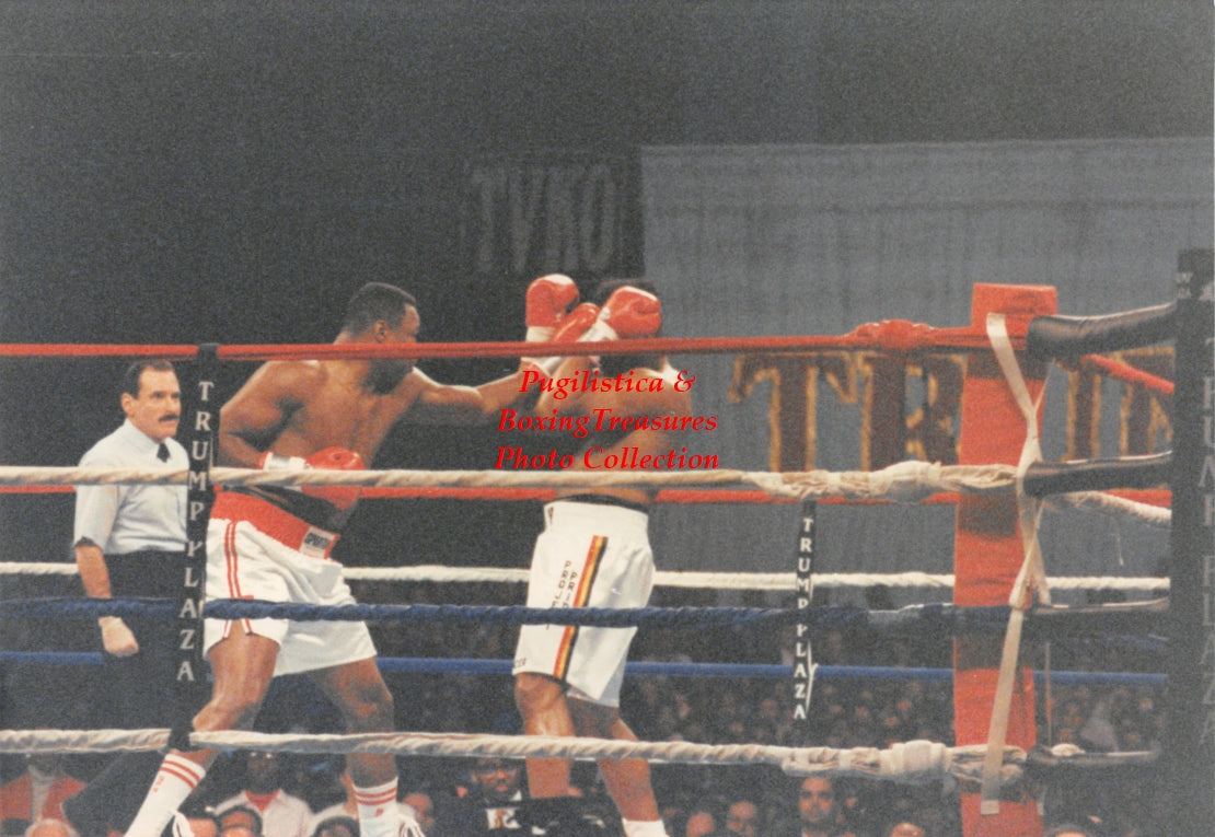 Boxing Photo #1361 - Larry Holmes vs. Ray Mercer 1992 Vintage Snapshot Photograph
