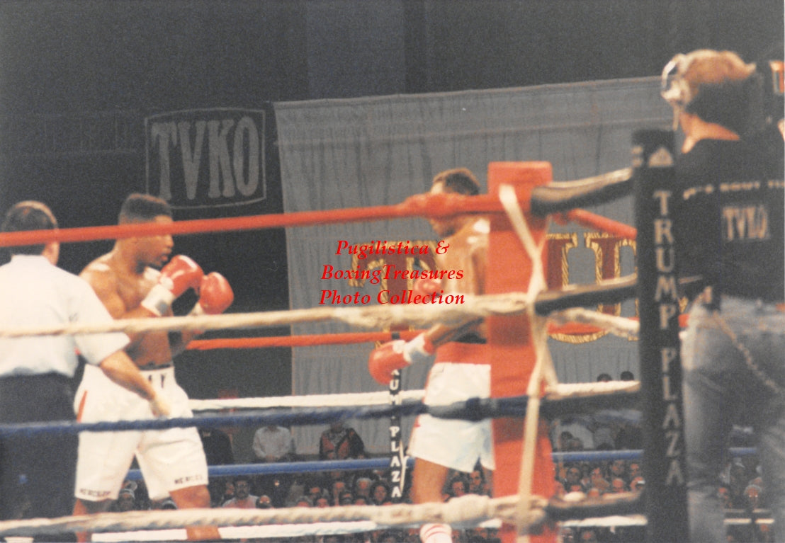 Boxing Photo #1355 - Larry Holmes vs. Ray Mercer 1992 Vintage Snapshot Photograph