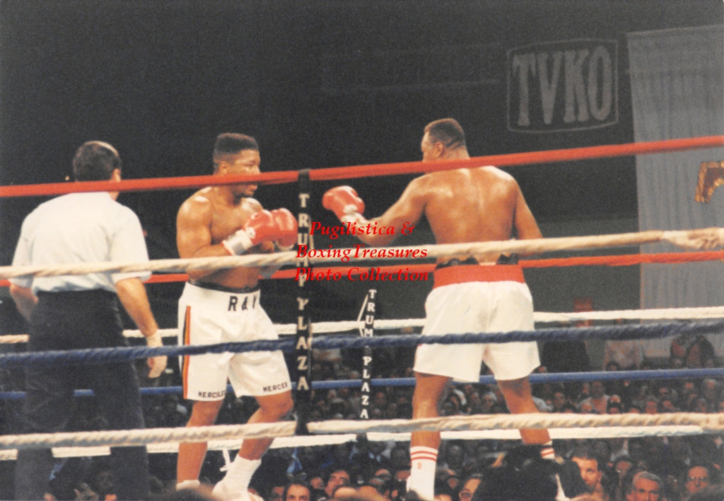 Boxing Photo #1351 - Larry Holmes vs. Ray Mercer 1992 Vintage Snapshot Photograph