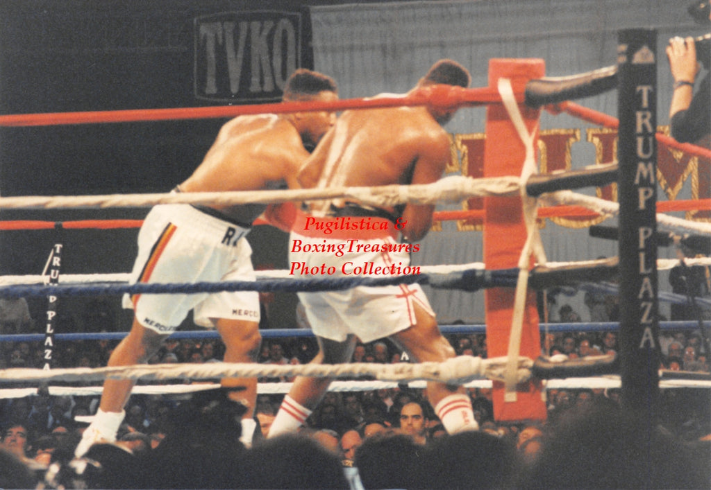Boxing Photo #1349 - Larry Holmes vs. Ray Mercer 1992 Vintage Snapshot Photograph