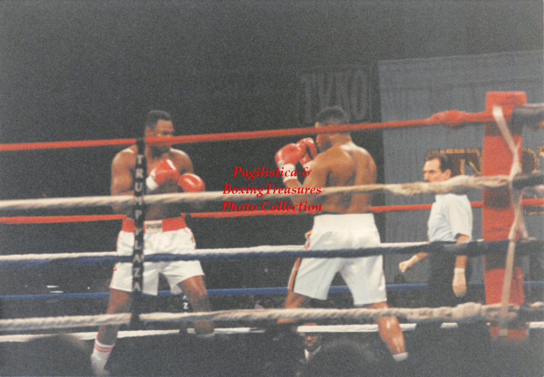 Boxing Photo #1369 - Larry Holmes vs. Ray Mercer 1992 Vintage Snapshot Photograph