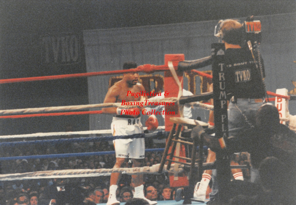 Boxing Photo #1356 - Larry Holmes vs. Ray Mercer 1992 Vintage Snapshot Photograph